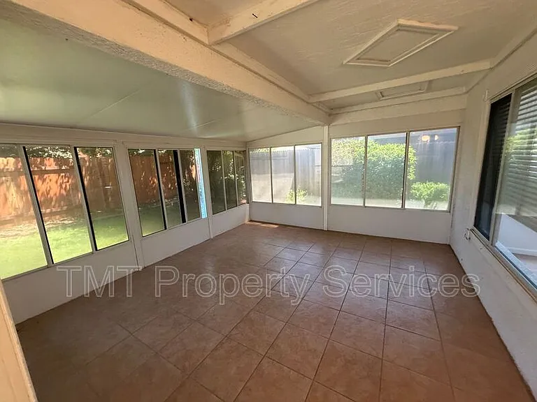 6413 Noble House Ct — Photo 16