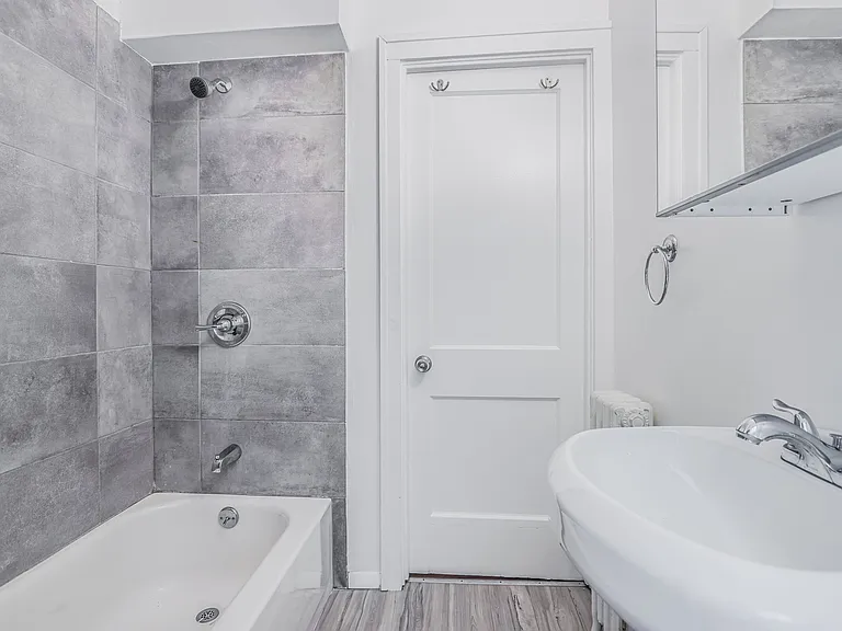 10600 Clifton — Photo 17