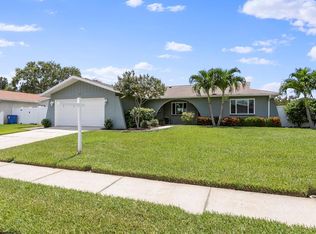 5800 Tanglewood Dr NE, Saint Petersburg, FL 33703