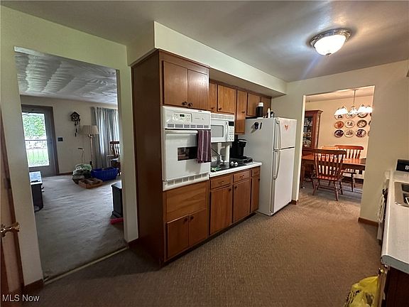 3rd image of 45578 Yeager Dr