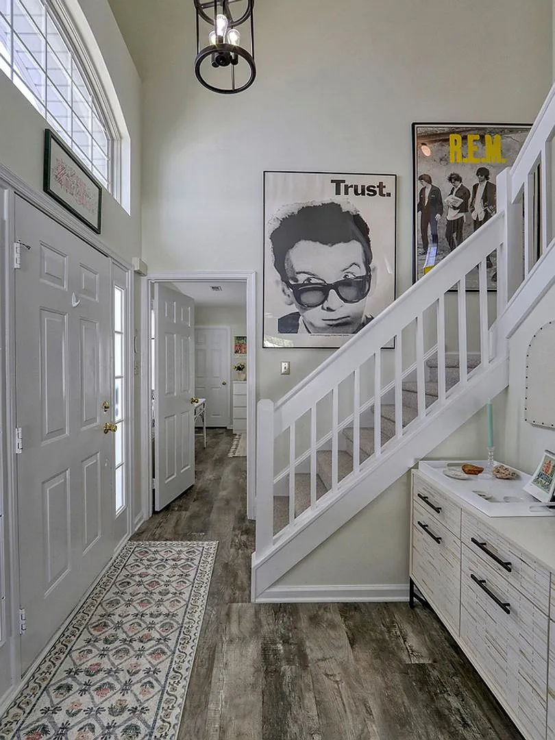 Year-round rental - 4 br 2.5 ba Twin Home in Seabright Village East of Route 1 — Photo 3