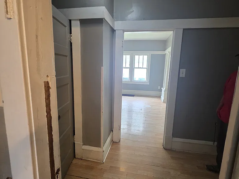 1303 E Hickory St — Photo 57