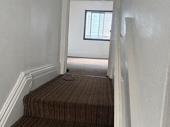 5th image of 813 Parade St Floor 2