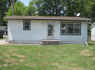 1034 Walnut Dr, Cottage Hills, IL 62018