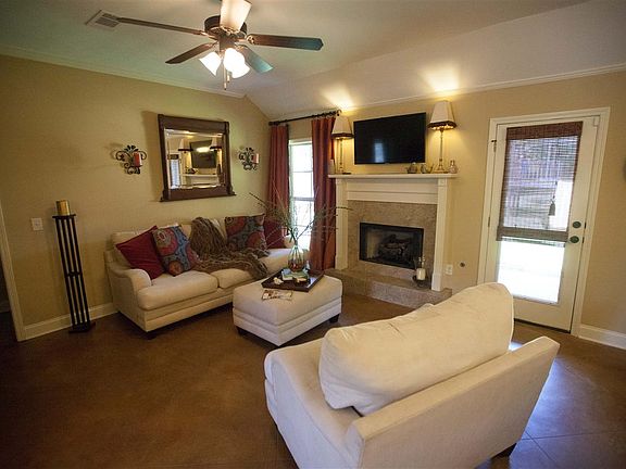 4th image of 530 Glensview Dr