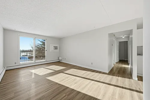 34 Kleisinger Cres #511 Photo 1