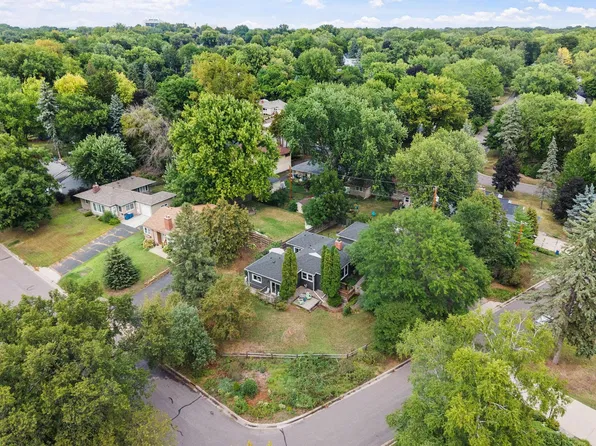 2310 Byrd Ave N, Golden Valley, MN 55422