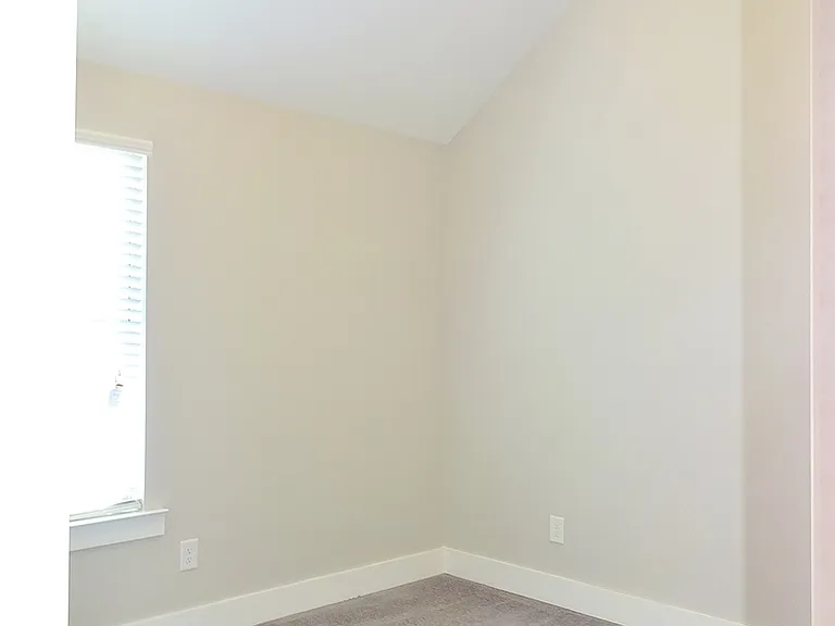555 Polo Way — Photo 17