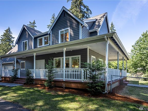 3rd image of 9827 Lake Steilacoom Dr SW