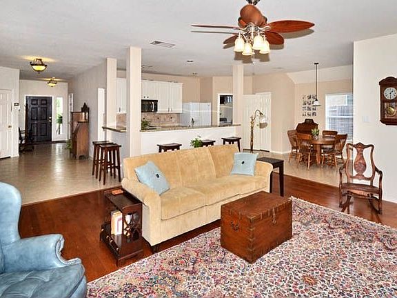2nd image of 626 Windmore Ct