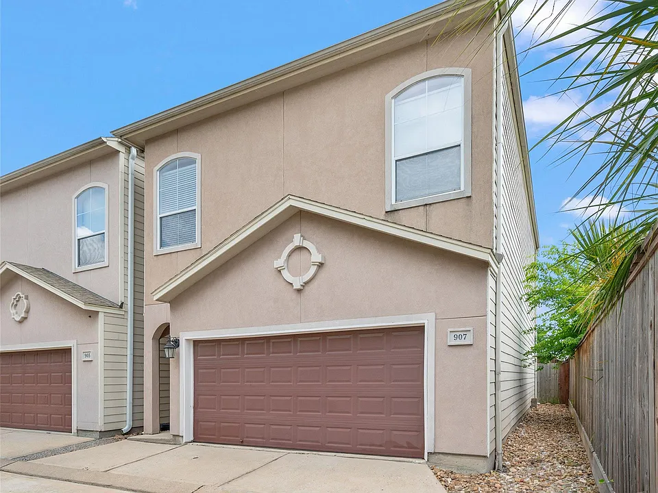907 McKinney Park Ln