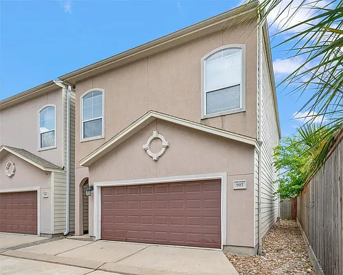 907 McKinney Park Ln Photo 1