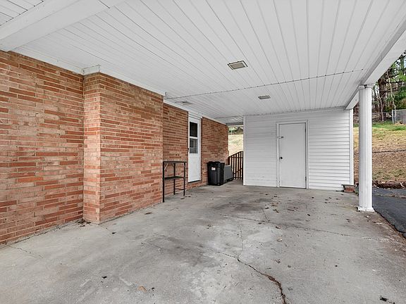 5th image of 583 Fowler St