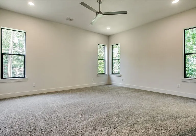 4633 Manett St — Photo 10