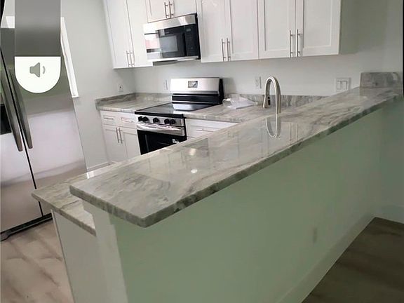 5th image of 307 Homer Ave S