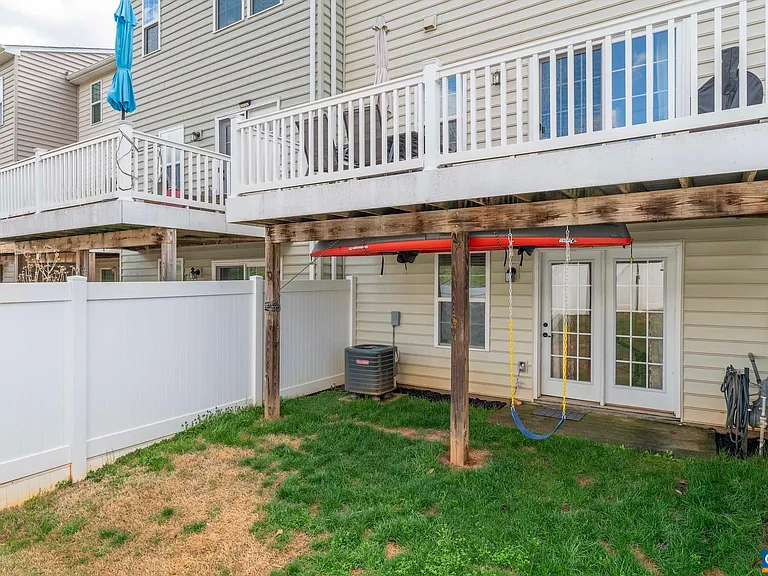 2052 Elm Tree Ct — Photo 18