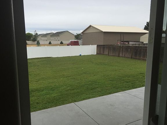 2nd image of 210 S Wheatfield Ln