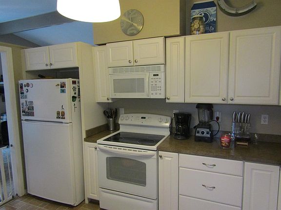 3rd image of 123 Oaklawn Dr