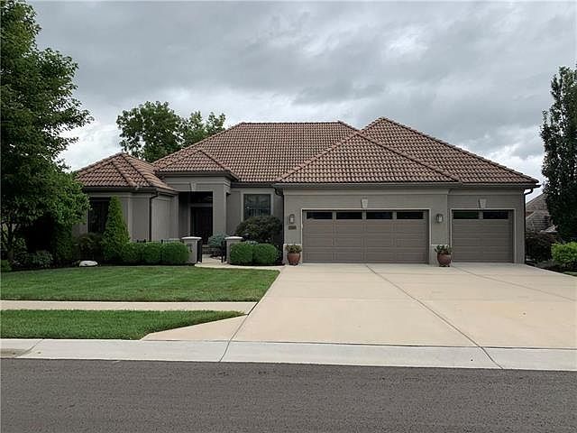 1st image of 6275 Edgewater Dr