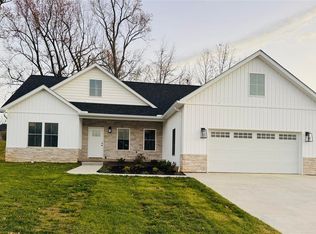 114 Brookhaven Dr, Vine Grove, KY 40175