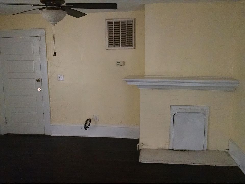 2nd shot of the living room