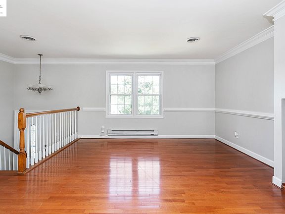 5th image of 3 Lorraine Ct