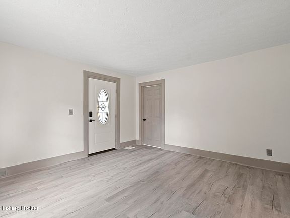 4th image of 4051 Crawford Ave