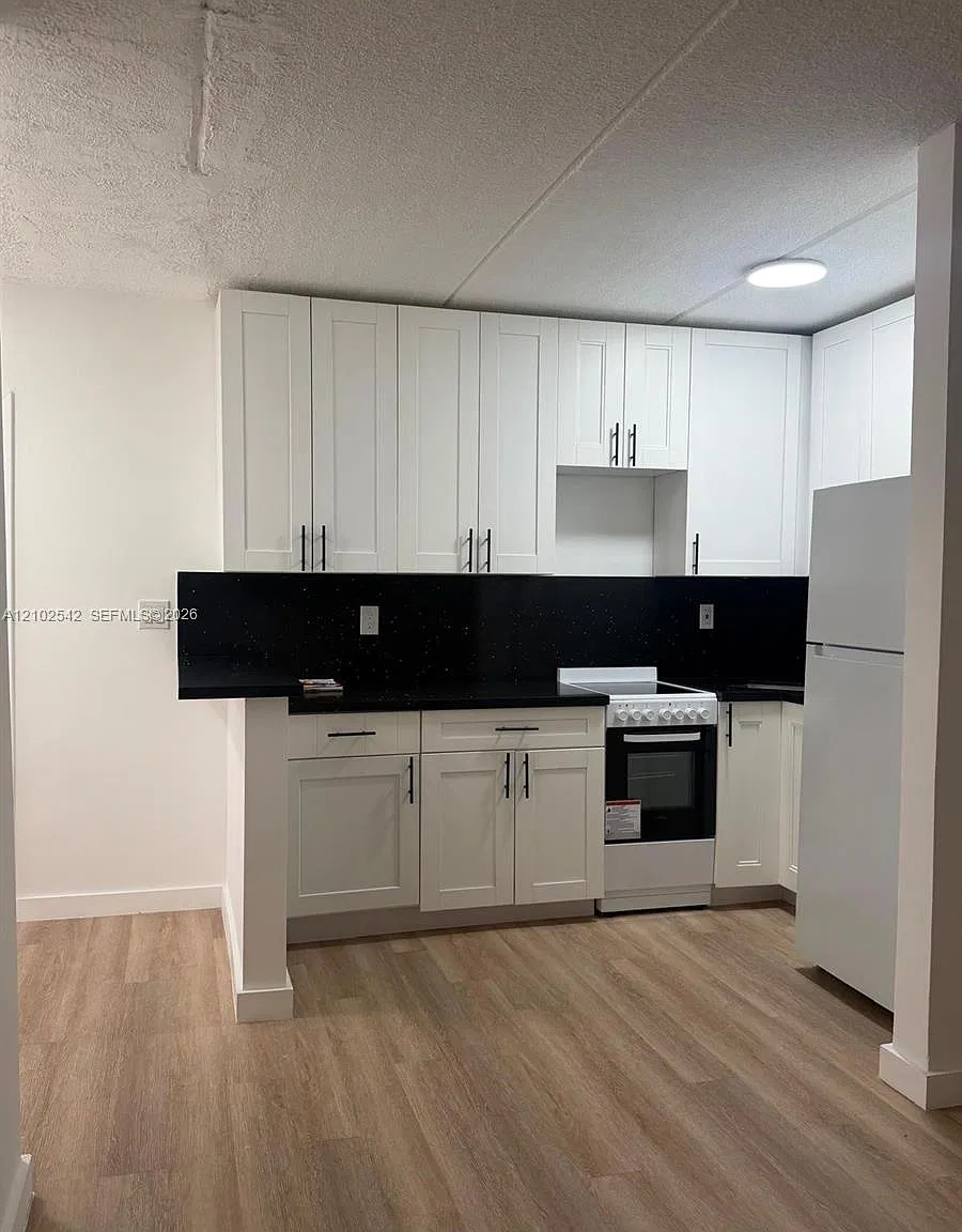 7521 NE 2nd Ct — Photo 4