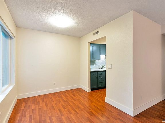 3rd image of 14012 Juanita Dr NE APT B3