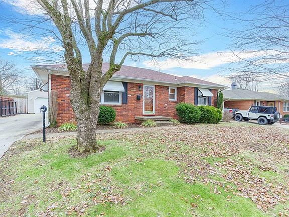2nd image of 1222 Castlewood Pl
