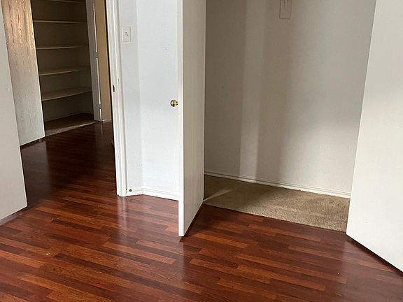 5th image of 1044 Carlsbad Dr