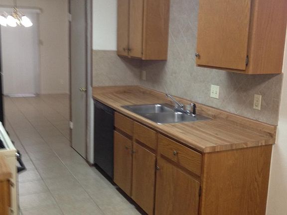 5th image of 11919 Rosethorn Dr