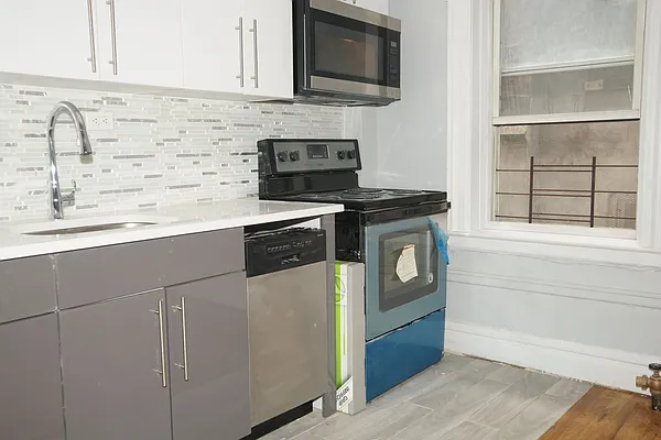 Rented by Norman Raindel, LREB | media 6