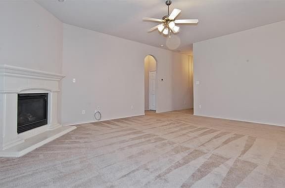 3rd image of 8737 Shavano Dr