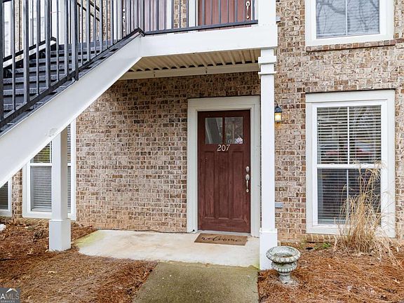 3rd image of 490 Barnett Shoals Rd APT 207