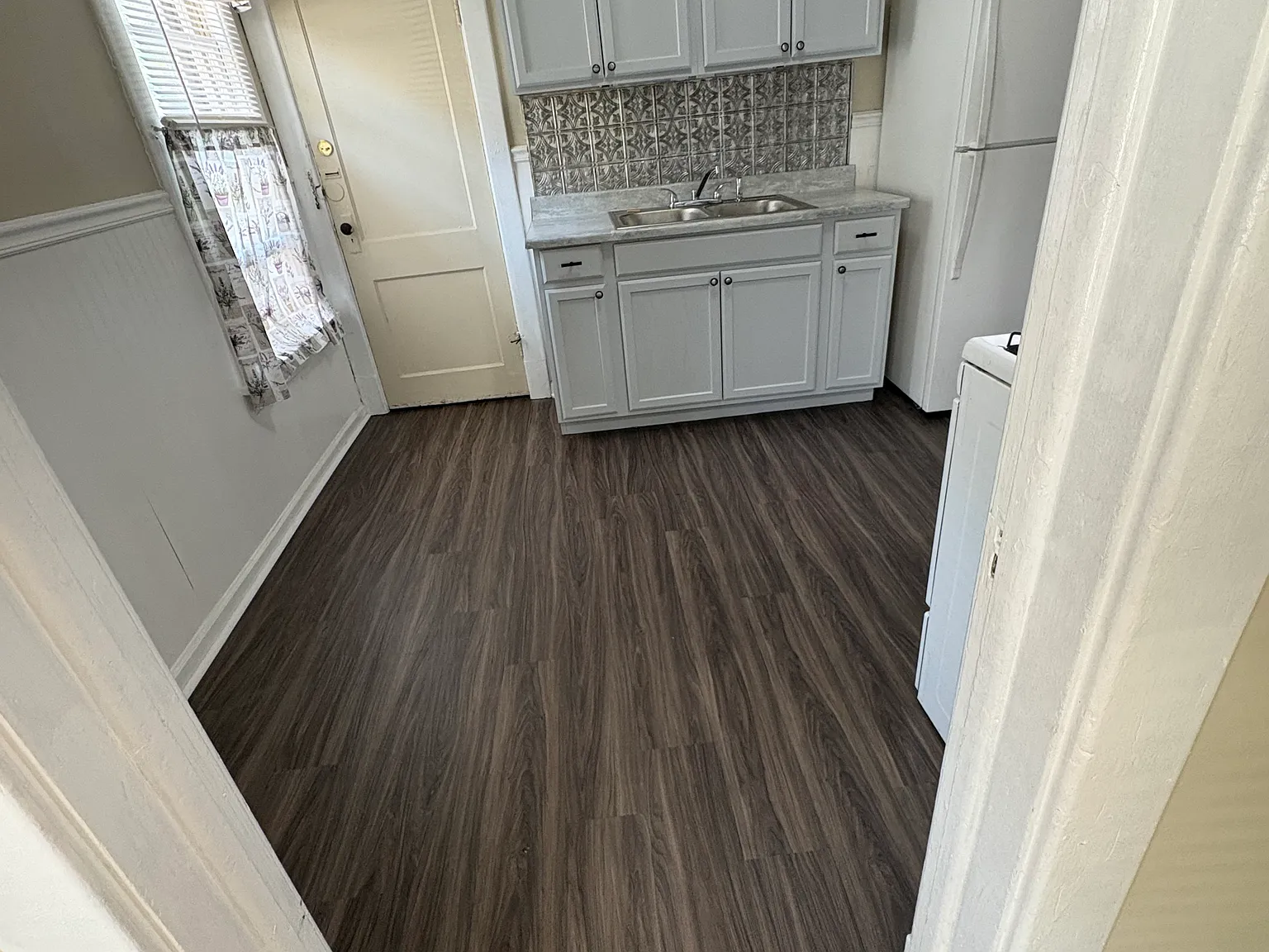 437 W 2nd St — Photo 1