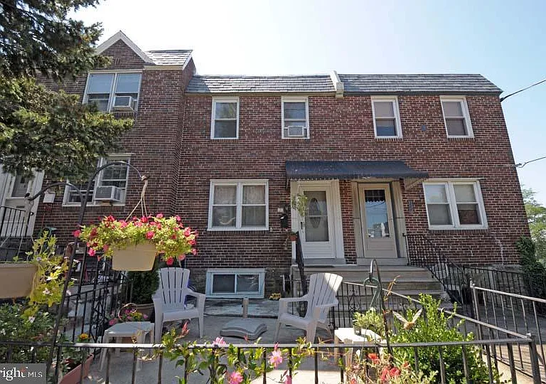 324 Dawson St — Photo 1