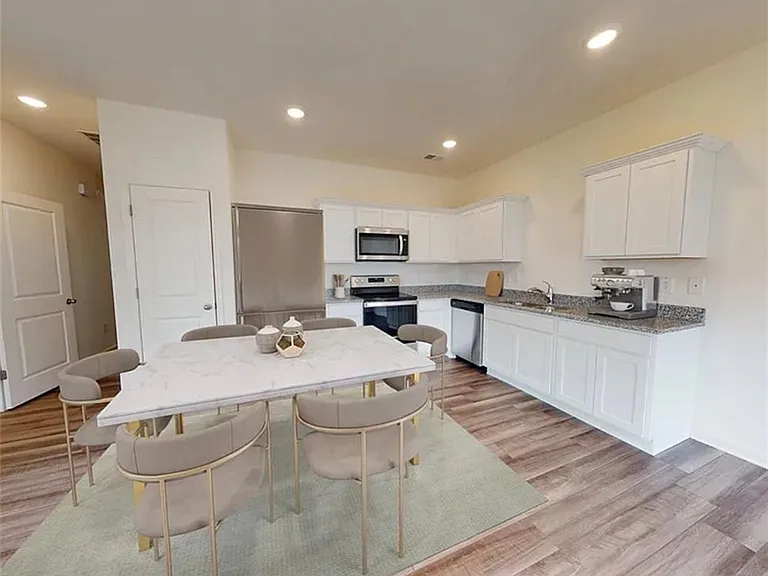 3015 Gorman Dr — Photo 2