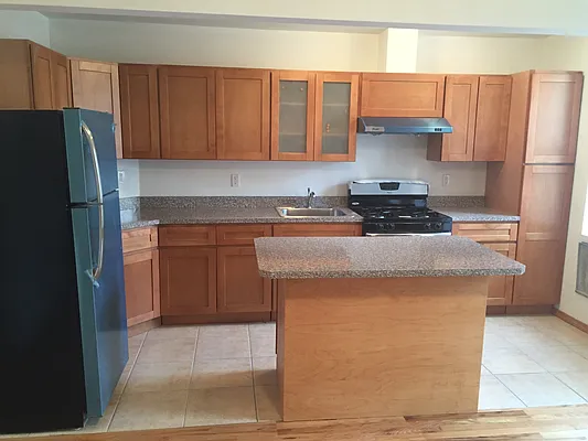 Rented by Bedford Realty USA Corp | media 1
