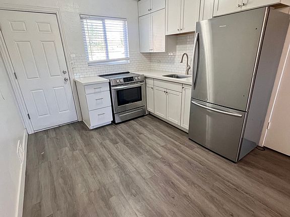 5th image of 295 E Welby Ave