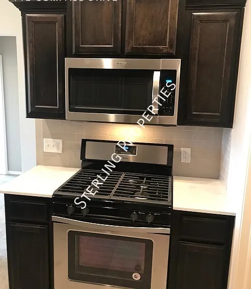 441 Compass Dr — Photo 7