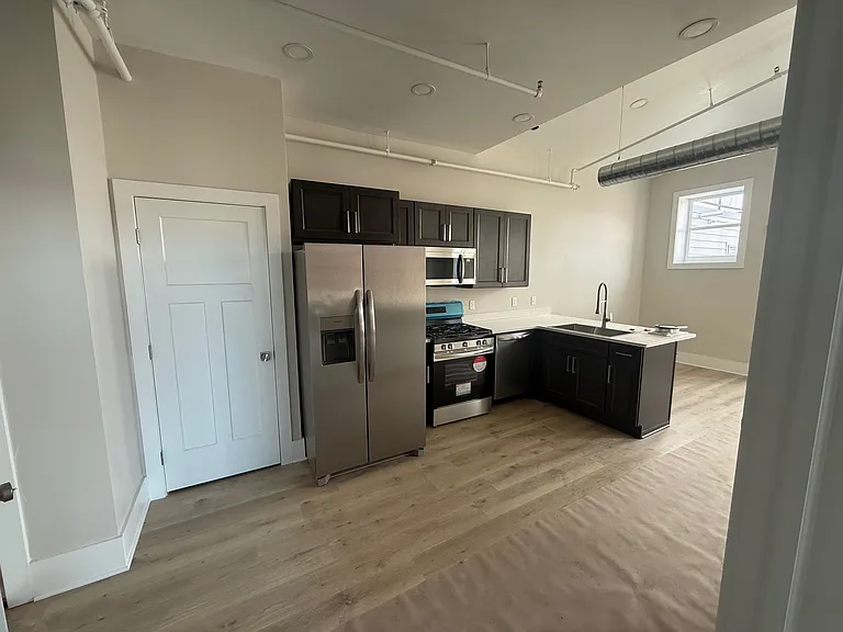 138 Seneca St #203 — Photo 6