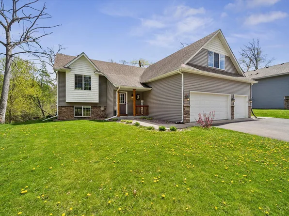 9099 Grove Dr, Chisago City, MN 55013