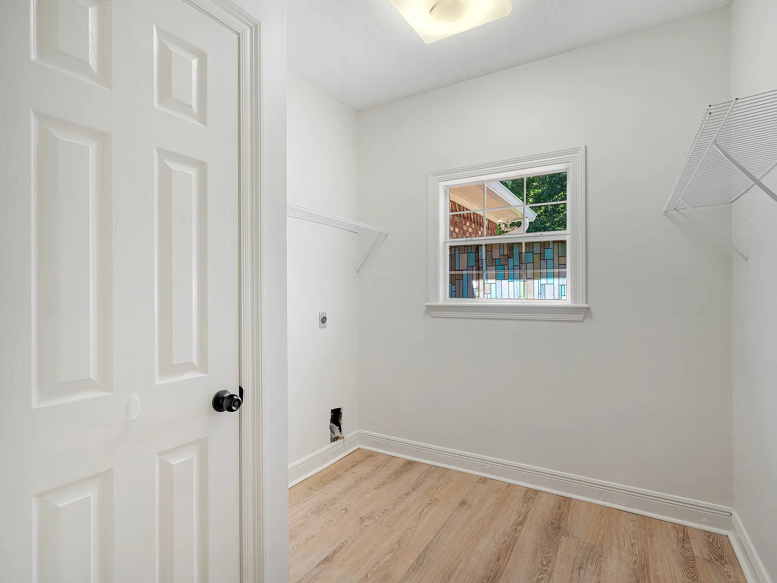 4 bed, 2316 sqft, $2,300 — Photo 2