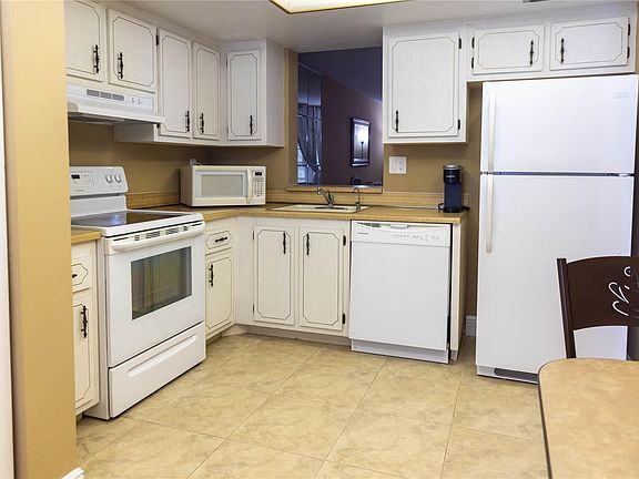4th image of 7680 NW 18th Street #406