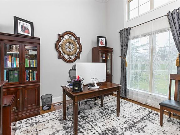 4th image of 8307 Lillys Dr