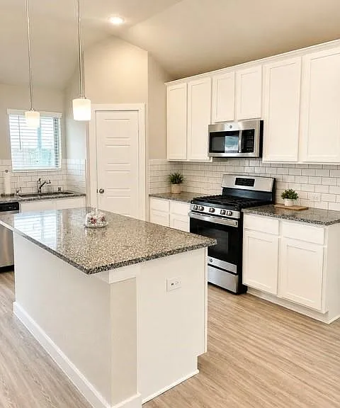 8150 Royal Breeze Dr — Photo 3