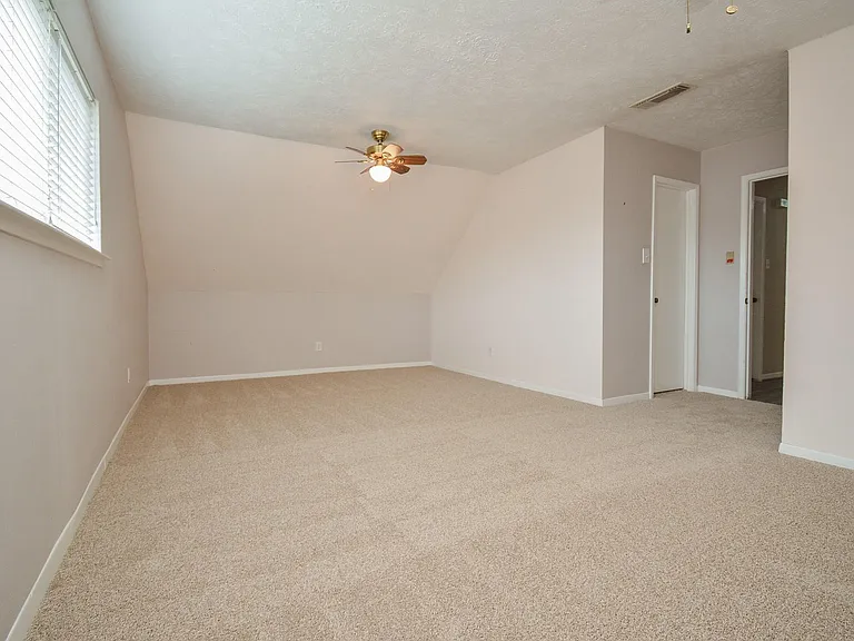 21318 Park Valley Dr — Photo 39