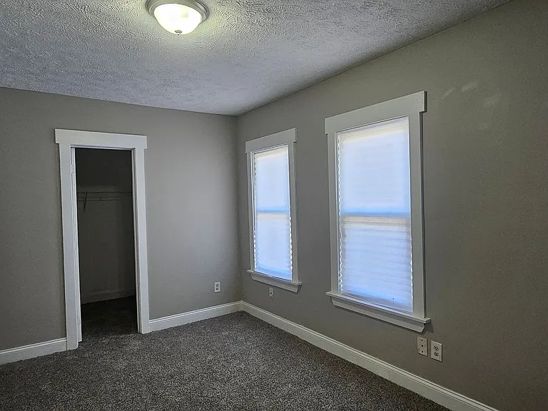 9710 Easton Ave — Photo 27