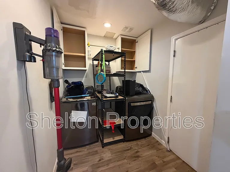 2514 E Fairmount Ave — Photo 34